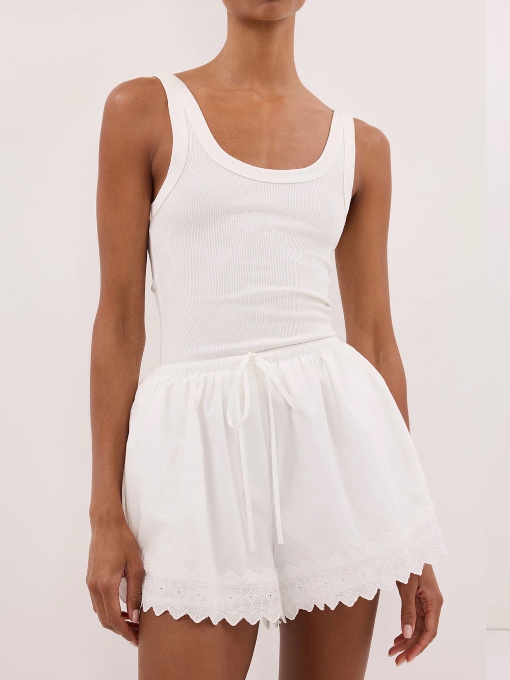 NWT DISSH Annabel Shorts, White (size 4)